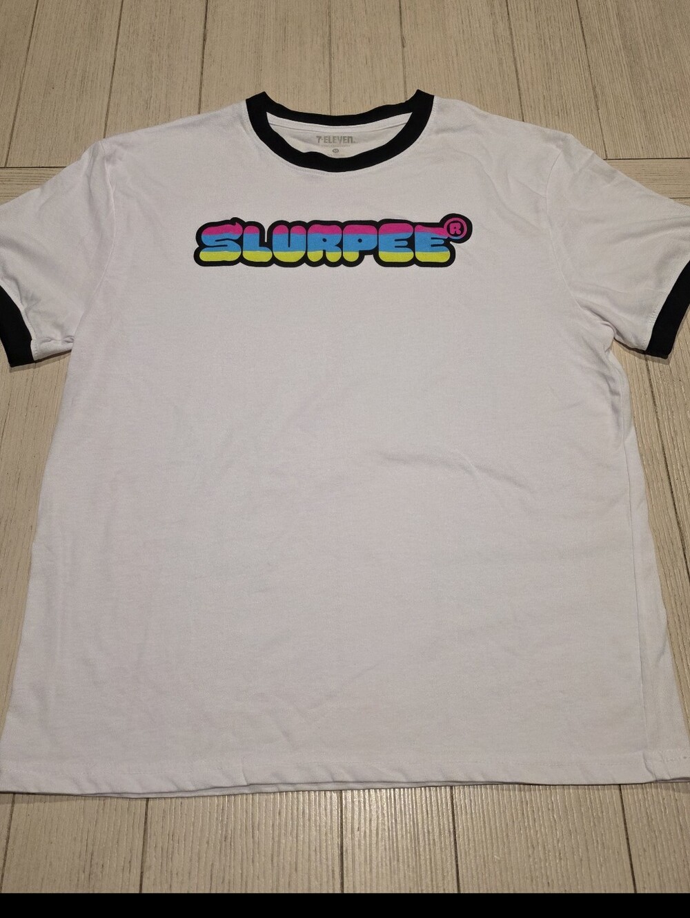 Official 7-Eleven Slurpee Graphic Ringer Tee | size M